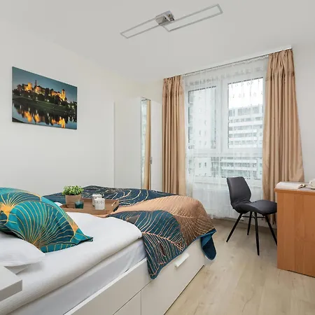Cozy Laszkiewicza With Parking By Renters Apartment Krakow