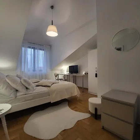 Apartment Kochanowskiego 12 *