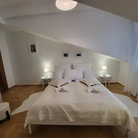 Kochanowskiego 12 Apartment Krakow
