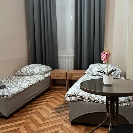 Fivehostel Vandrarhem *
