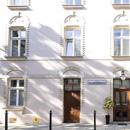 One Bedroom Center Apartament *