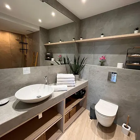 Cubicle 52 Terrace & Free Parking Appartement Krakau