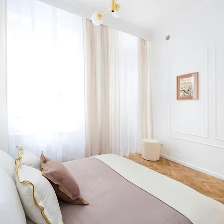 Royal Matejko - Luxury 3 Bedroom In The Old Town * Krakow