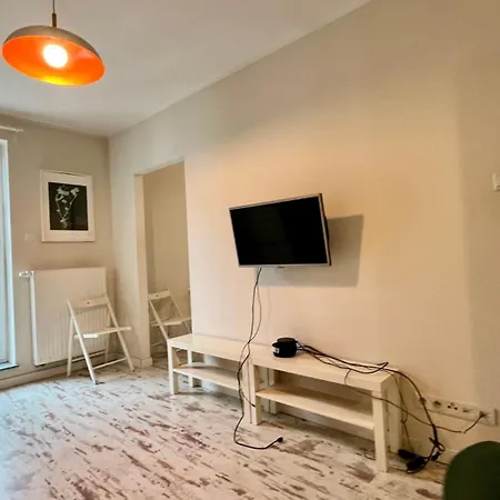 Slusarska Street Apartment *