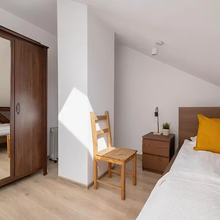 Klimatyzowany Z Dwiema Sypialniami W Centrum Krakowa Blisko Rynku I Parku By Renters * Cracovia