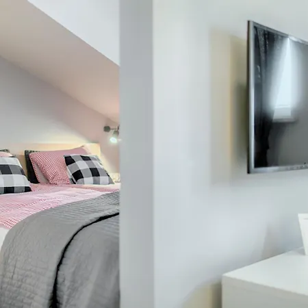 Tyzenhauz Arianska Street Appartement
