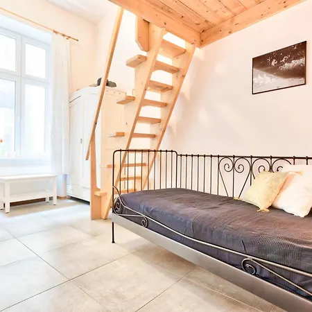 Zacisze Street Appartement