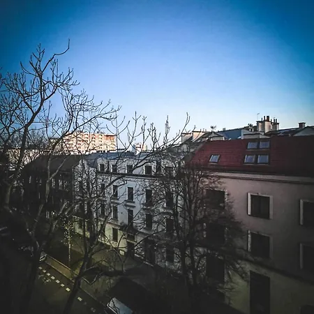 Stylish Asylum Quality, Quiet, Great Location Apartman