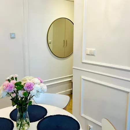 Apartment Atrium - Old Town Luxury - By Upstairs *