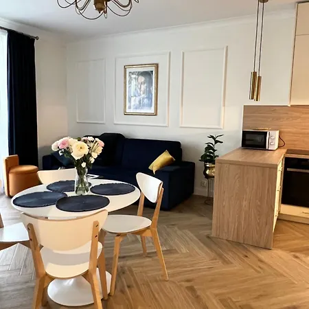 Apartment Atrium - Old Town Luxury - By Upstairs *