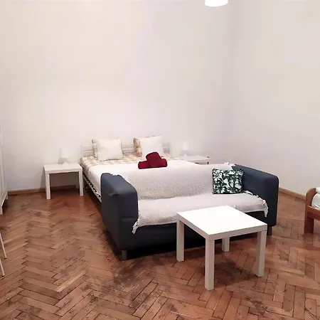 Roller Aparthotel *