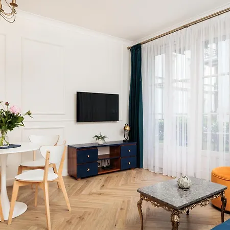 Atrium - Old Town Luxury - By Upstairs Krakow