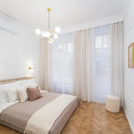 Royal Matejko - Luxury 3 Bedroom In The Old Town * Krakow
