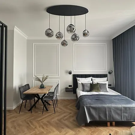 Daire Old Town Charm & Chic By Downtown Krakow