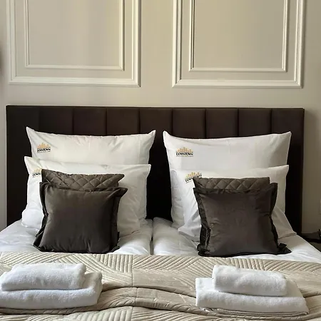 Daire Old Town Charm & Chic By Downtown Krakow
