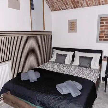 Underground Jacuzzi Bed & Breakfast