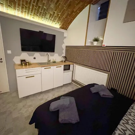 Underground Jacuzzi Bed & Breakfast Krakau