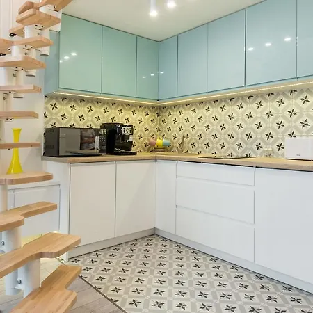 Apartment Cheerful Air Conditioned With Mezzanine And Parking - Old Town *