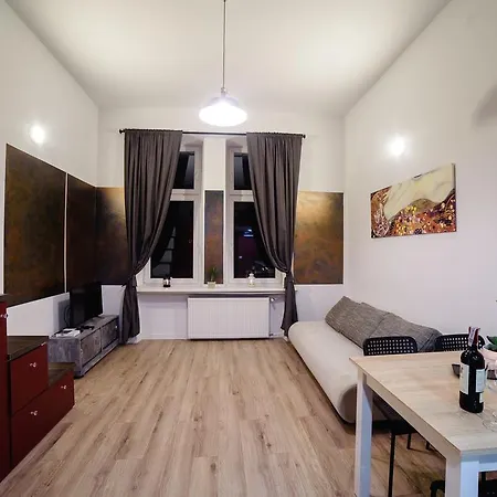 Cracow Rent - Spacious For 2-7 People In Quiet Area - Kolberga Street Nr 3 - 10 Min To Main Square By Foot アパートホテル
