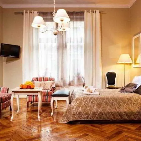 Siesta Aparthotel 2*