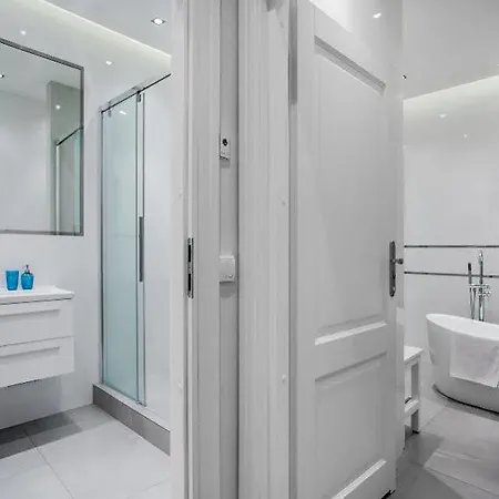 Hotel Apartwawel 5*
