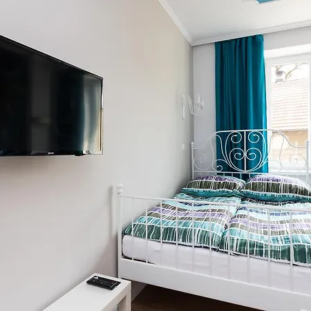 Cracow Rent - Spacious For 2-7 People In Quiet Area - Kolberga Street Nr 3 - 10 Min To Main Square By Foot * クラクフ