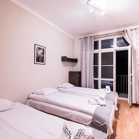 Cracow Rent - Spacious For 2-7 People In Quiet Area - Kolberga Street Nr 3 - 10 Min To Main Square By Foot クラクフ