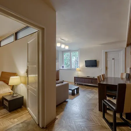 Hotel apartamentowy For Main Square
