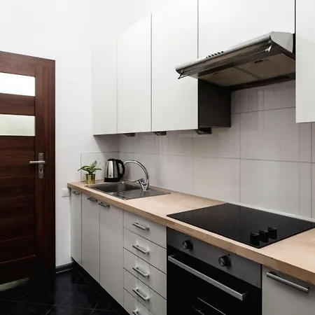 アパートホテル Cracow Rent - Spacious For 2-7 People In Quiet Area - Kolberga Street Nr 3 - 10 Min To Main Square By Foot クラクフ