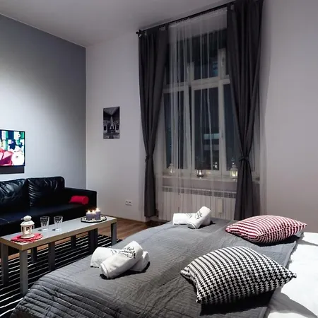 Cracow Rent - Spacious For 2-7 People In Quiet Area - Kolberga Street Nr 3 - 10 Min To Main Square By Foot アパートホテル クラクフ