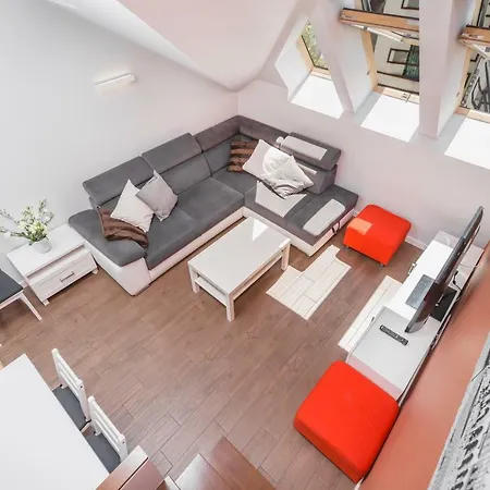 Cheerful Air Conditioned With Mezzanine And Parking - Old Town Apartment *