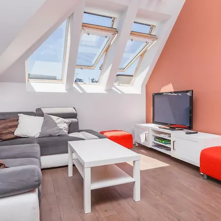 Cheerful Air Conditioned With Mezzanine And Parking - Old Town * Krakow