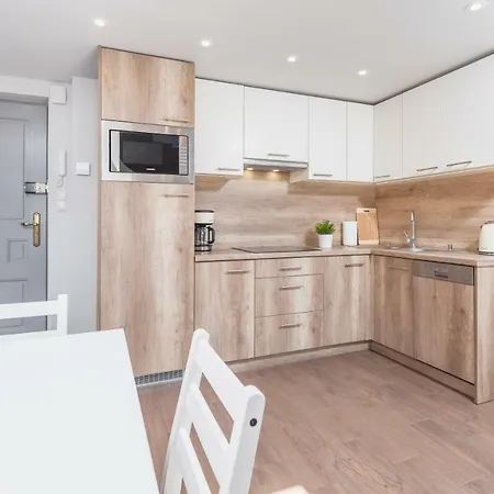 Cheerful Air Conditioned With Mezzanine And Parking - Old Town Apartment