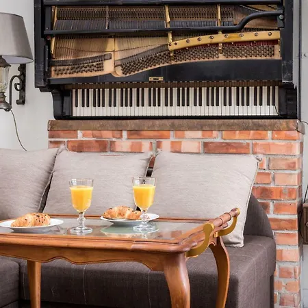 Apartment Cheerful Air Conditioned With Mezzanine And Parking - Old Town