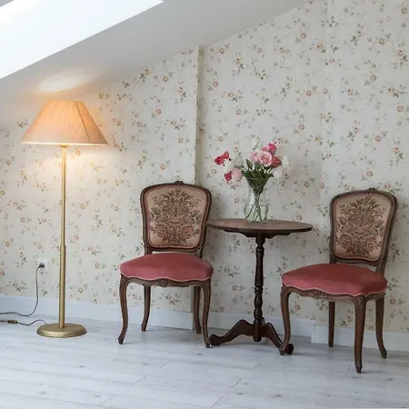 Apartment Cheerful Air Conditioned With Mezzanine And Parking - Old Town