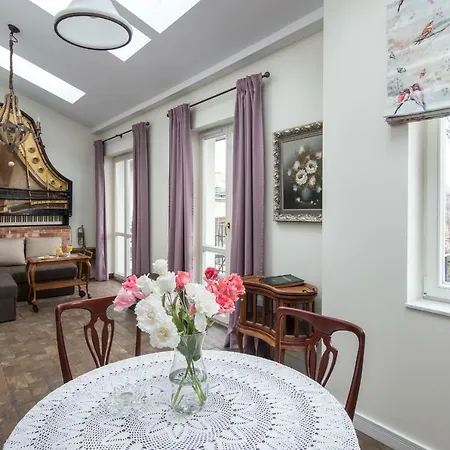 Cheerful Air Conditioned With Mezzanine And Parking - Old Town Krakow