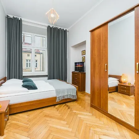 Apartament Florian's Gate | City Center Old Town | Florianska 40 *