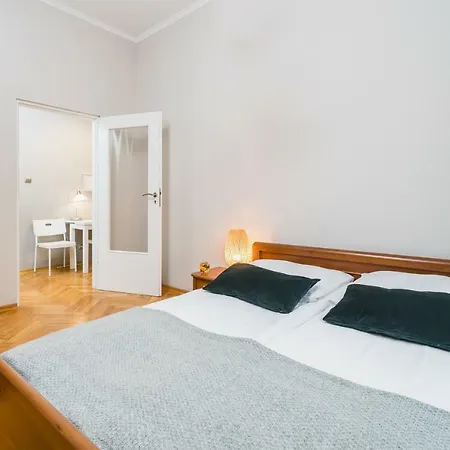 Apartament Florian's Gate | City Center Old Town | Florianska 40 Kraków