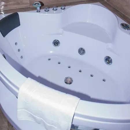 Apartament Czyzyny - Jacuzzi - Arena- Expo - Muzeum Lotnictwa - Park Wodny Daire