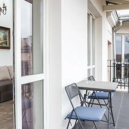 Apartment Cheerful Air Conditioned With Mezzanine And Parking - Old Town