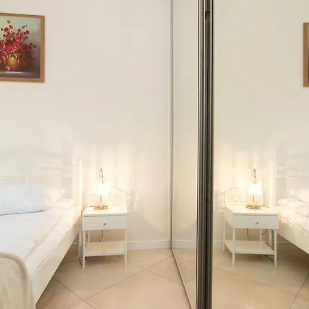 Apartment Cheerful Air Conditioned With Mezzanine And Parking - Old Town Krakow