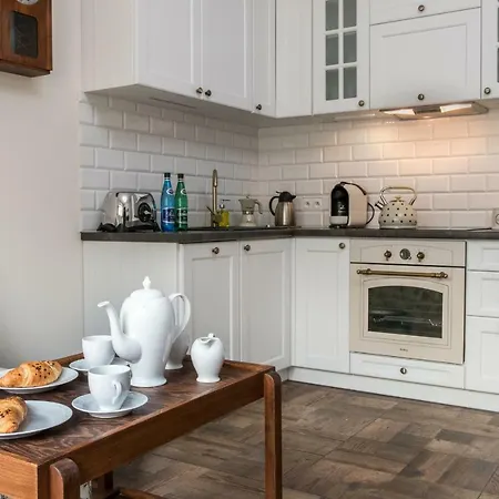Cheerful Air Conditioned With Mezzanine And Parking - Old Town Apartment