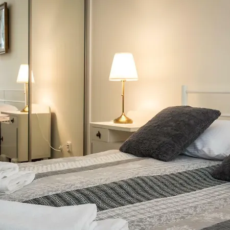 Apartment Cheerful Air Conditioned With Mezzanine And Parking - Old Town *
