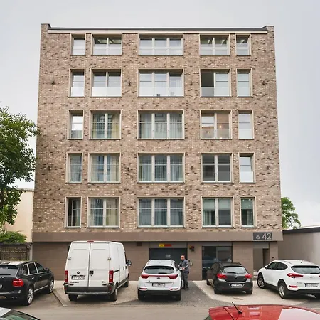 Aparthotel Sarah Old Town 3*
