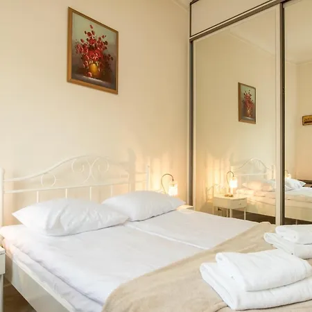 Cheerful Air Conditioned With Mezzanine And Parking - Old Town Apartment Krakow