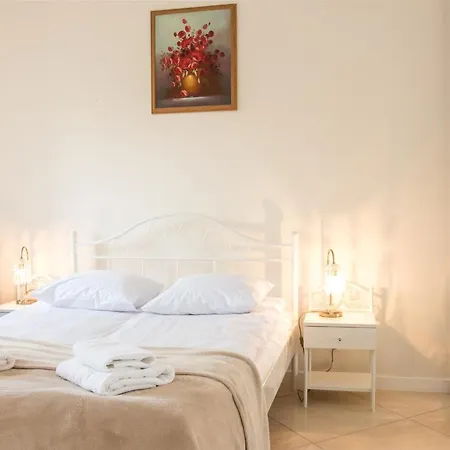 Cheerful Air Conditioned With Mezzanine And Parking - Old Town Krakow