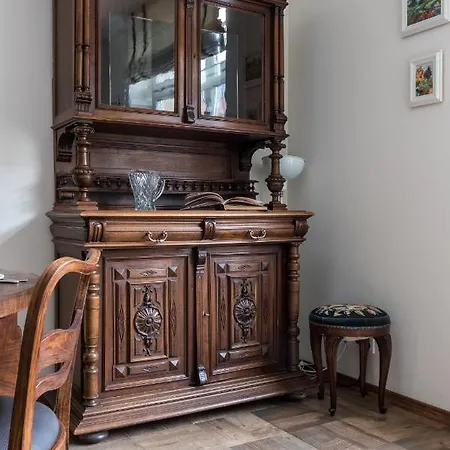 Cheerful Air Conditioned With Mezzanine And Parking - Old Town Apartment Krakow