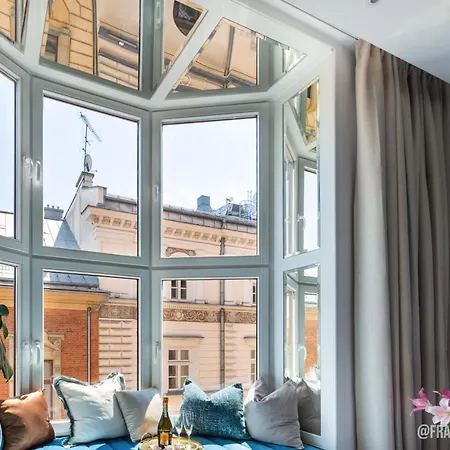 Feniks Fragola Main Square Apartment *