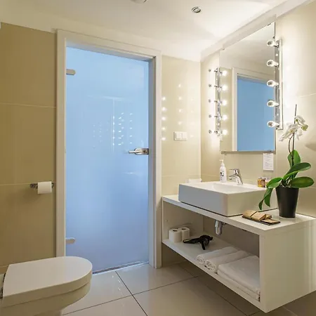 Novumhouse - Straszewskiego Apartahotel 4*