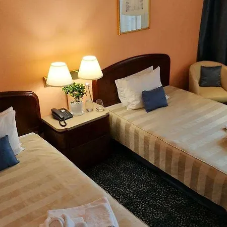 Crown Piast & Hotel 5*